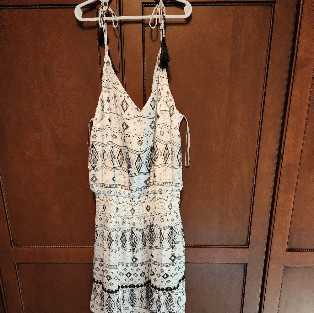 WHBM White Black Strappy Soft Printed Blouson Tassel Dress size M